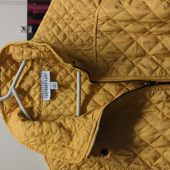 Lightweight quilted jacket - Picture 2 of 3